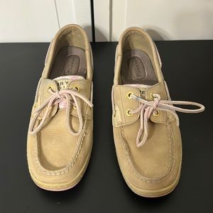 Sperry. Women’s 7.5. Tan with plaid pink.